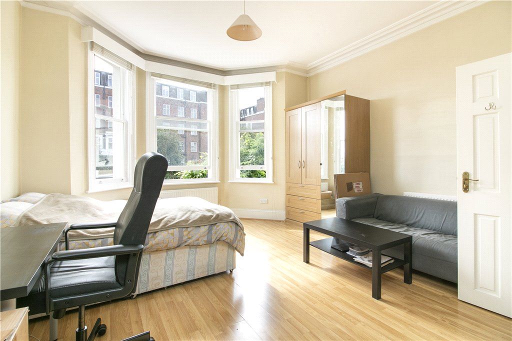 Property photo 2 of 8 Studio