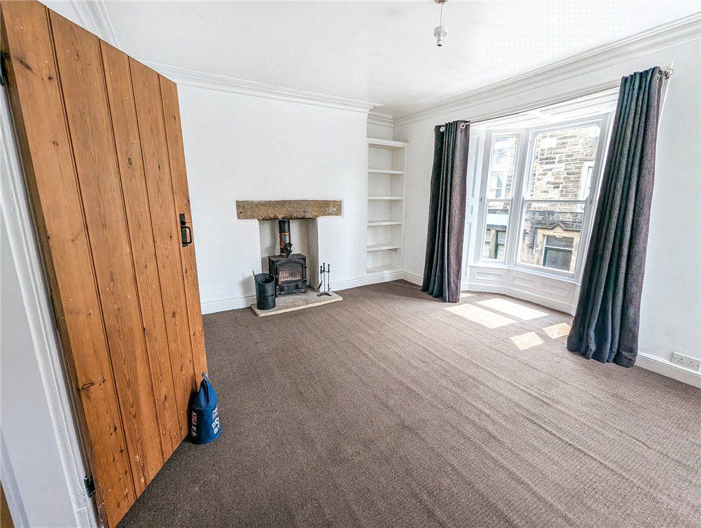 Property photo 3 of 14 Sitting Room