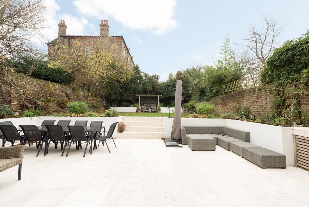 Property photo 2 of 27 Photo 09