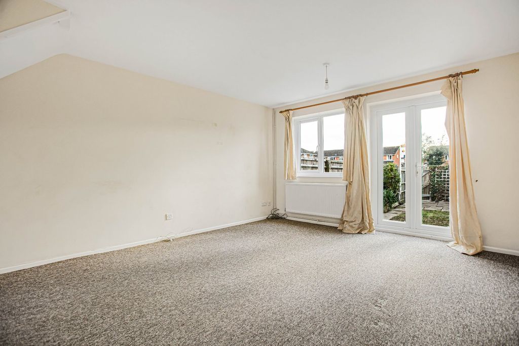 Property photo 3 of 16 Living Room