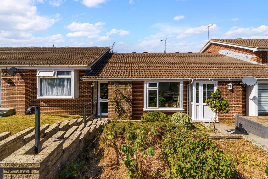 Property photo 1 of 14 Headley Drive