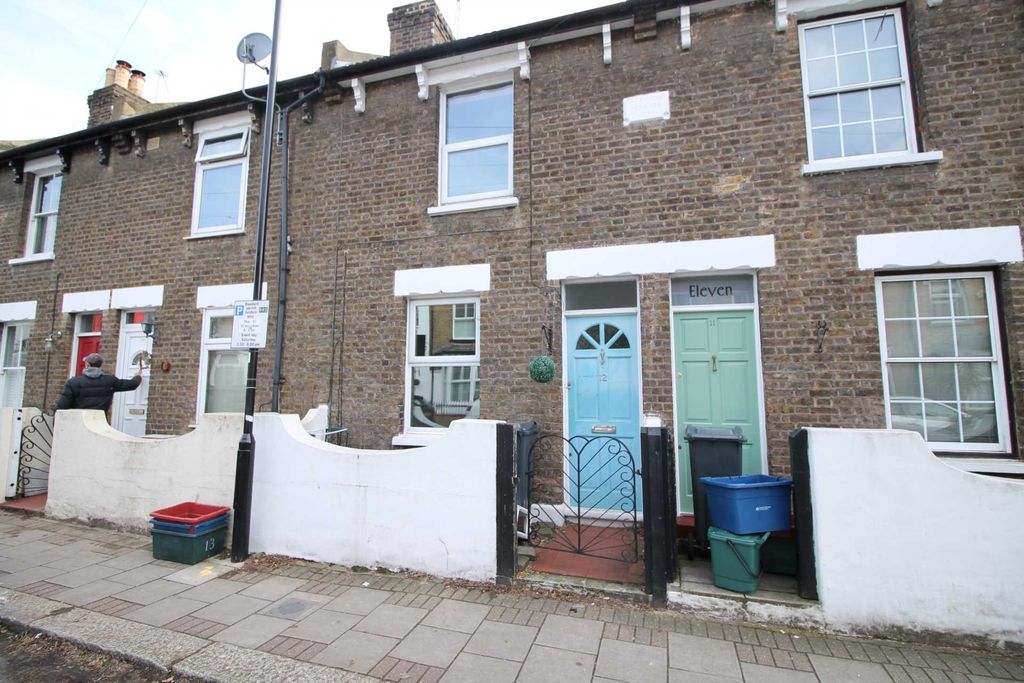 Property photo 1 of 8
