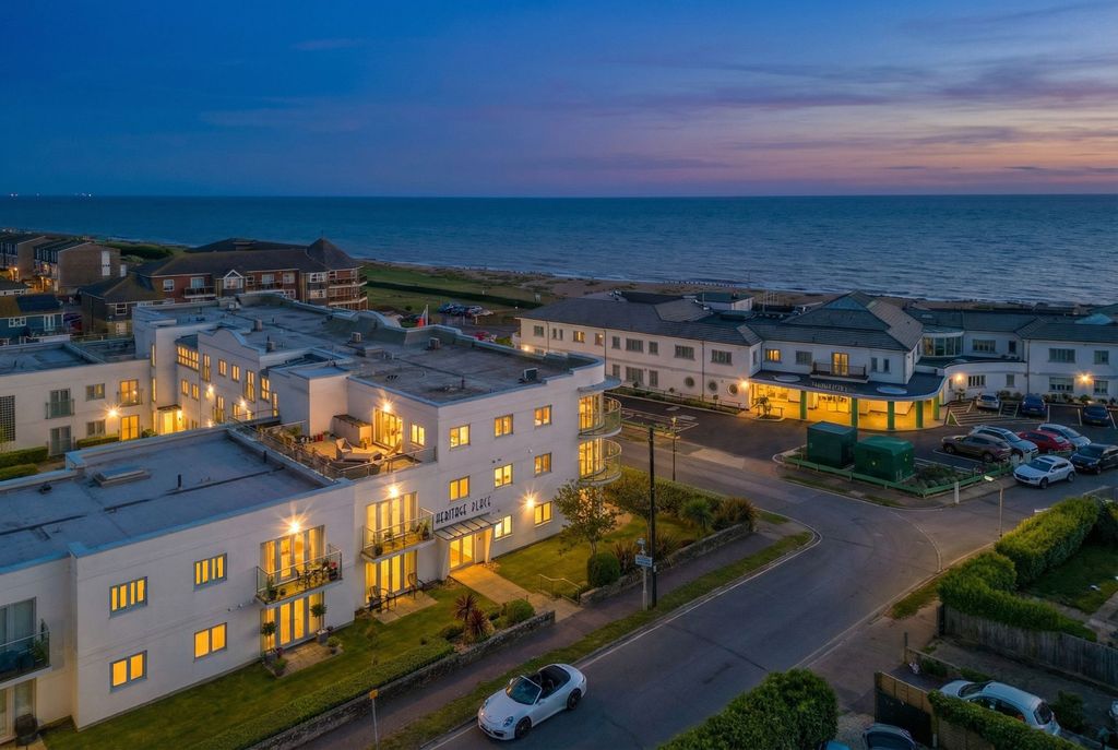 Property photo 1 of 15 Twilight