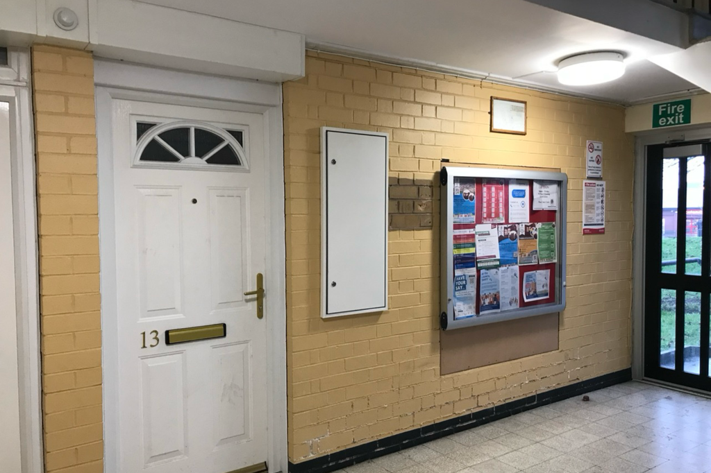 Property photo 2 of 6 13 Matthews Walk, Stoke-On-Trent, Staffordshire St1 3Qx