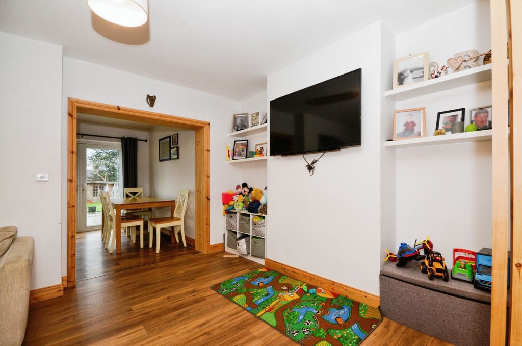 Property photo 2 of 15 Living/Dining