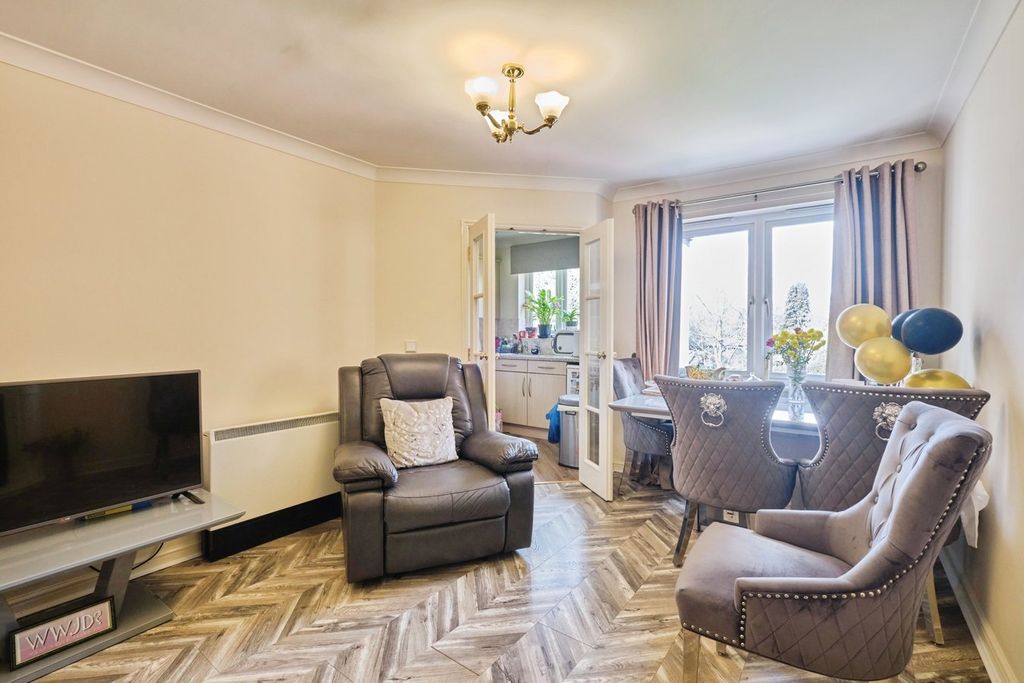 Property photo 3 of 18