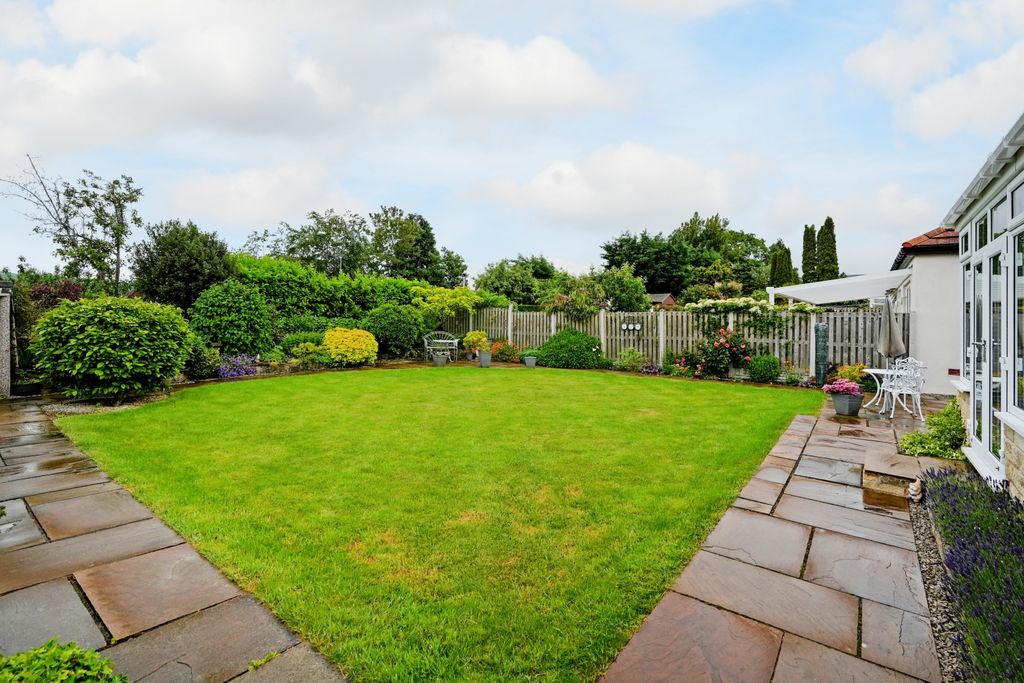 Property photo 2 of 30 Rear Garden