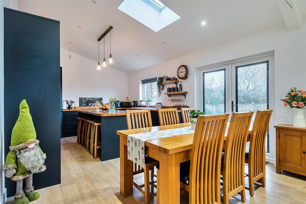 Property photo 2 of 21 1403355-9-69774Cb4E6d69.Jpg