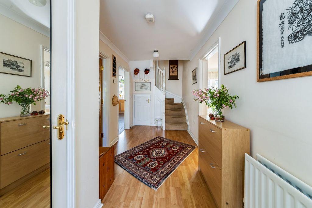 Property photo 3 of 28