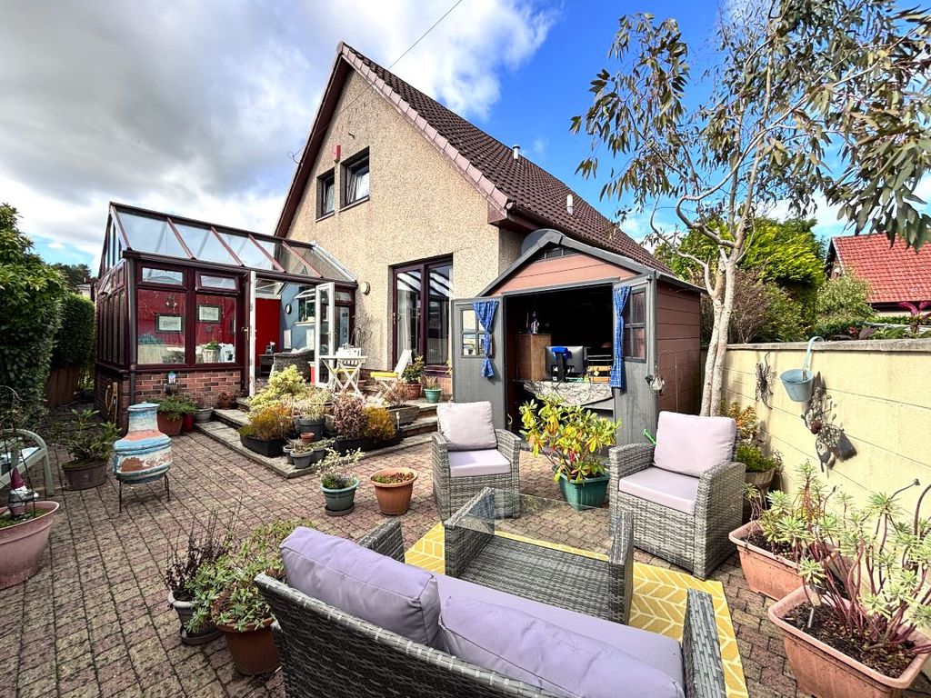 Property photo 1 of 28