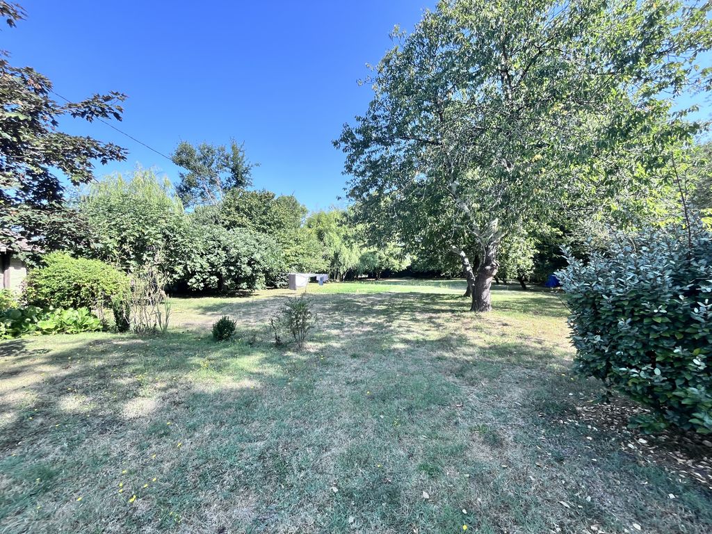 Property photo 2 of 24