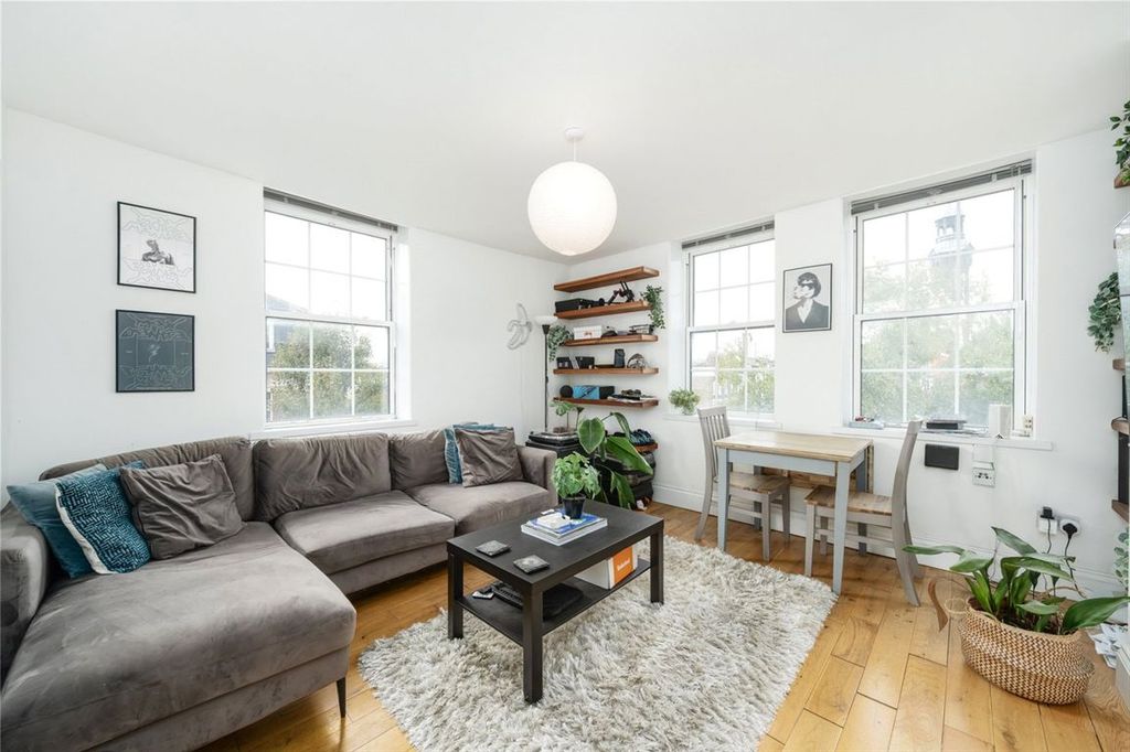 Property photo 2 of 6