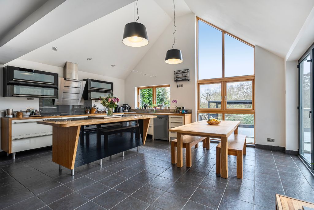 Property photo 3 of 22