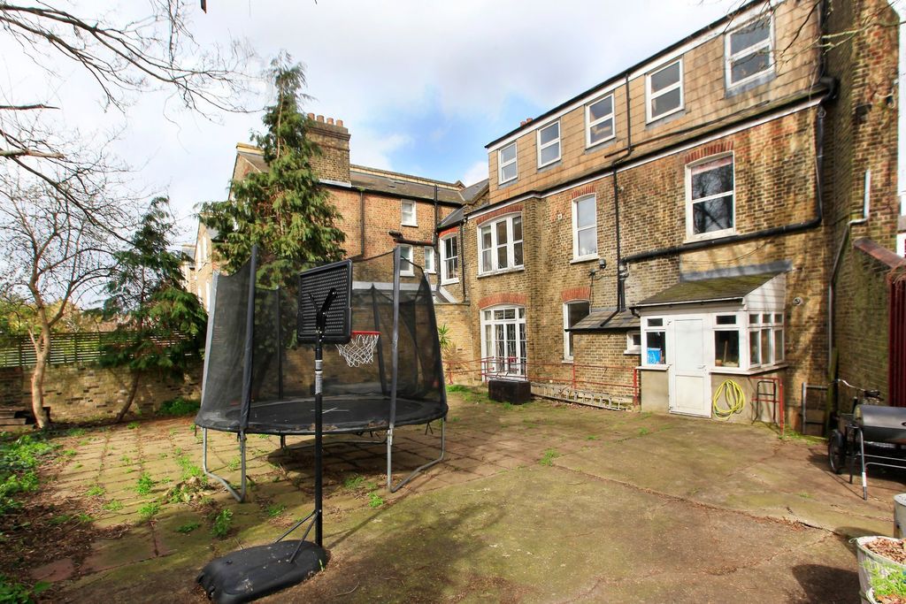 Property photo 3 of 8