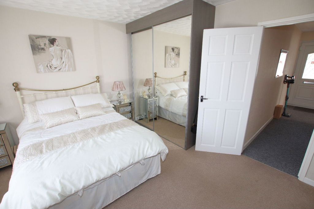 Property photo 2 of 17 Gallery