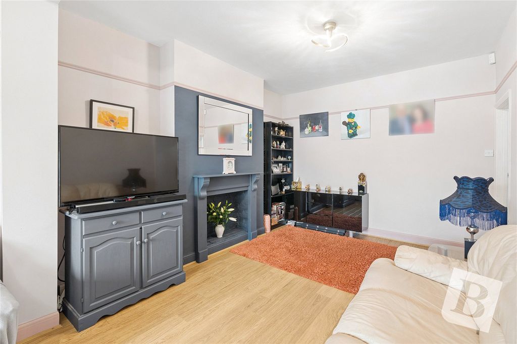 Property photo 2 of 21 Living Room