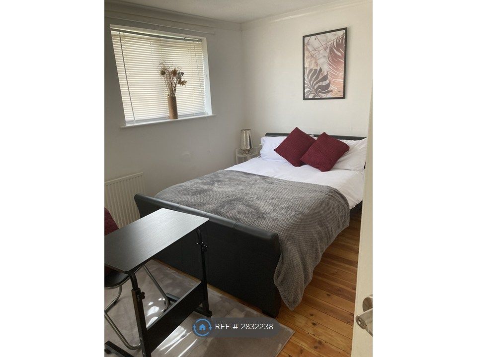 Property photo 2 of 6 1st Bedroom