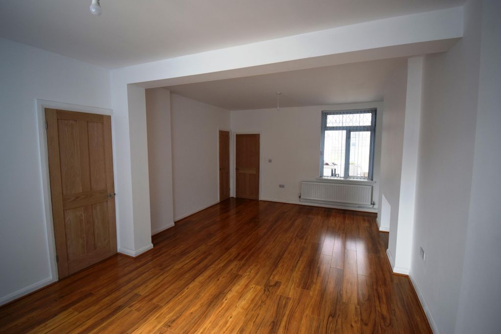 Property photo 1 of 8 View