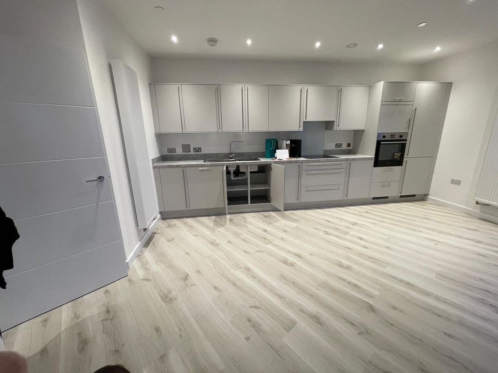 Property photo 1 of 16 Two Bedroom Two Bathroom Apartment In Barking