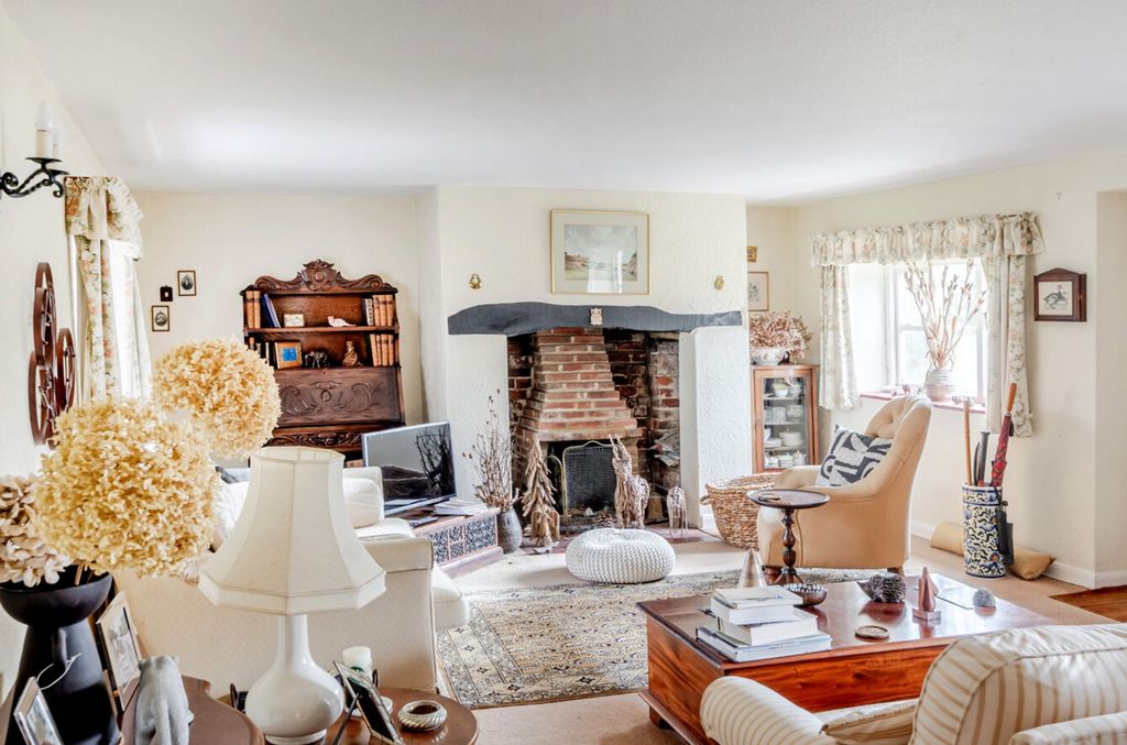 Property photo 2 of 18