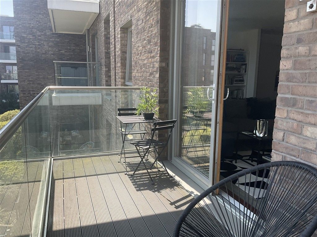 Property photo 2 of 7 Balcony