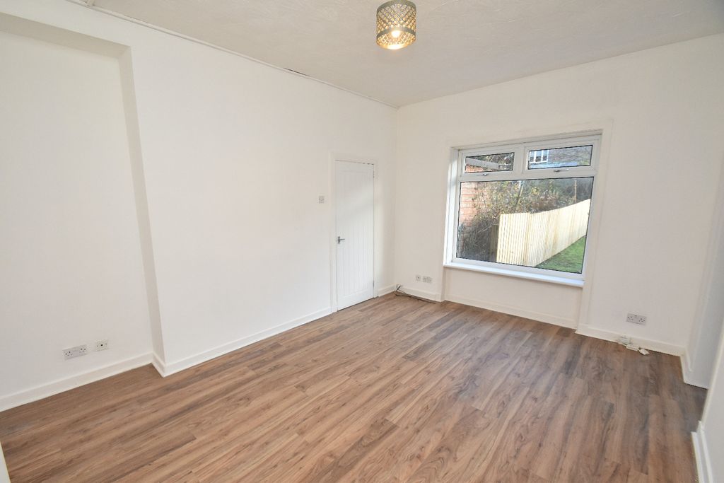 Property photo 2 of 18 4678633