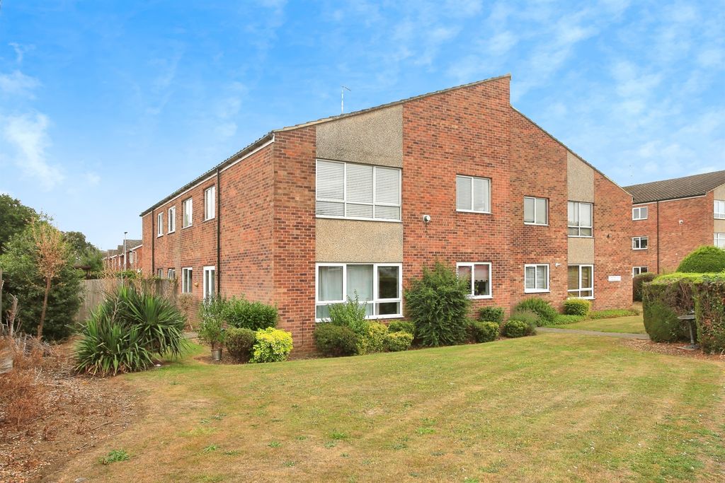 Property photo 1 of 17