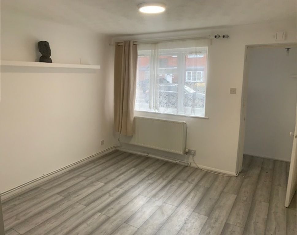 Property photo 2 of 6 Lounge