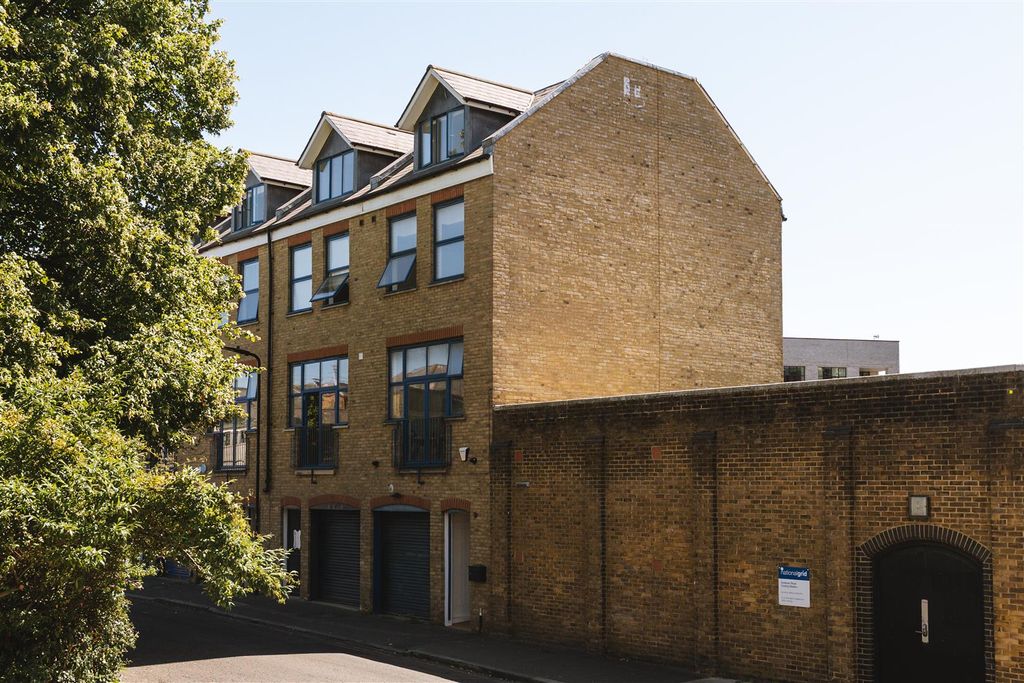 Property photo 2 of 35 Andrews Road-4.Jpg