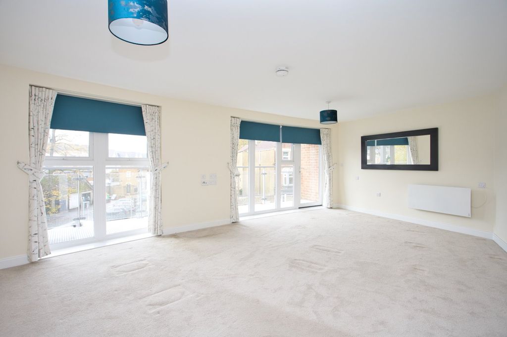 Property photo 3 of 14 Picture 3