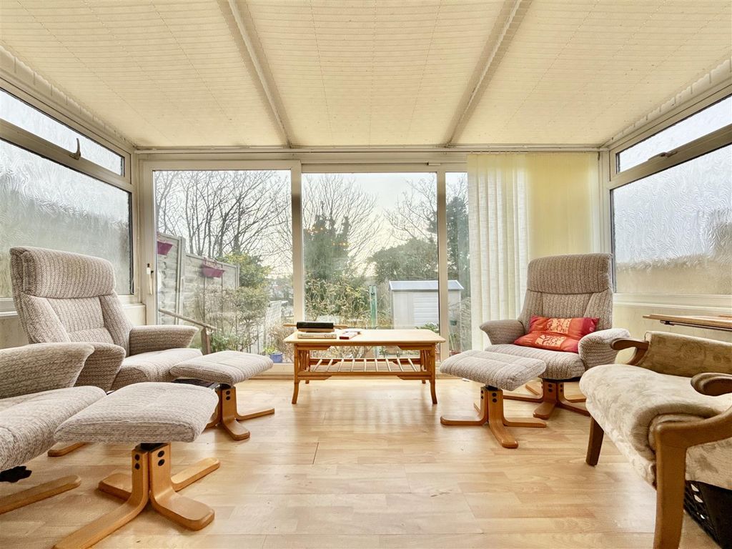 Property photo 3 of 24 Conservatory.Jpg