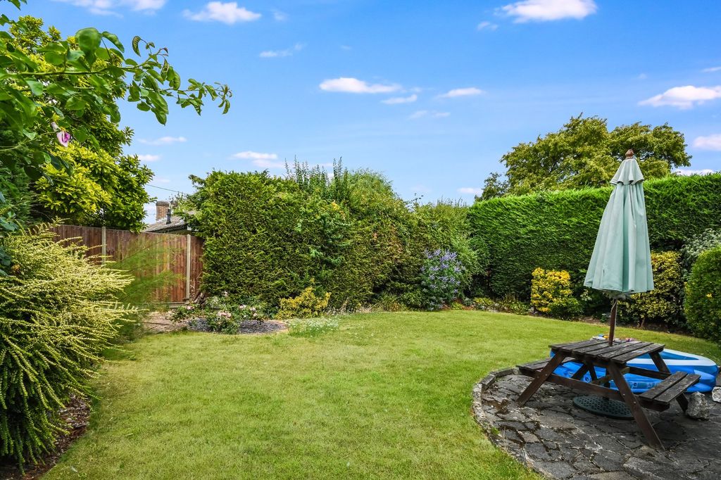 Property photo 3 of 17 Garden