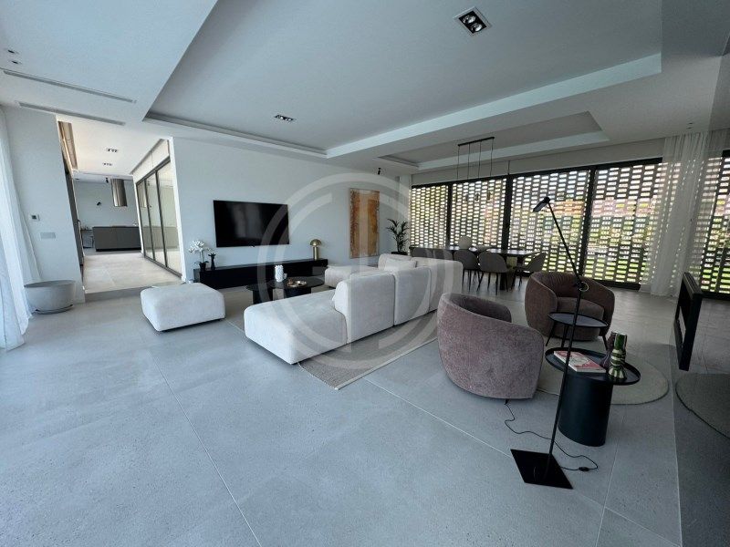 Property photo 3 of 36