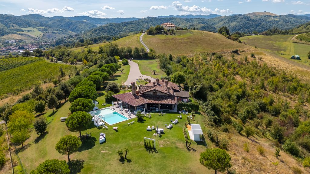 Property photo 1 of 24