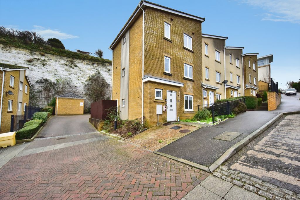 Property photo 1 of 19 Front View