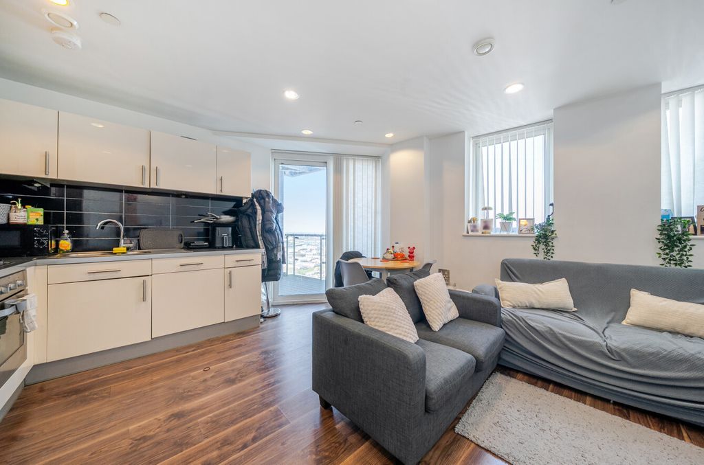 Property photo 3 of 17 1438887-9-69d620E...