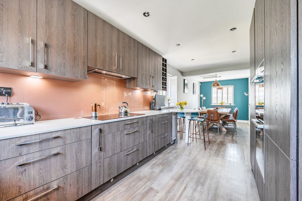Property photo 3 of 20 1441157-17-69d8Fd...