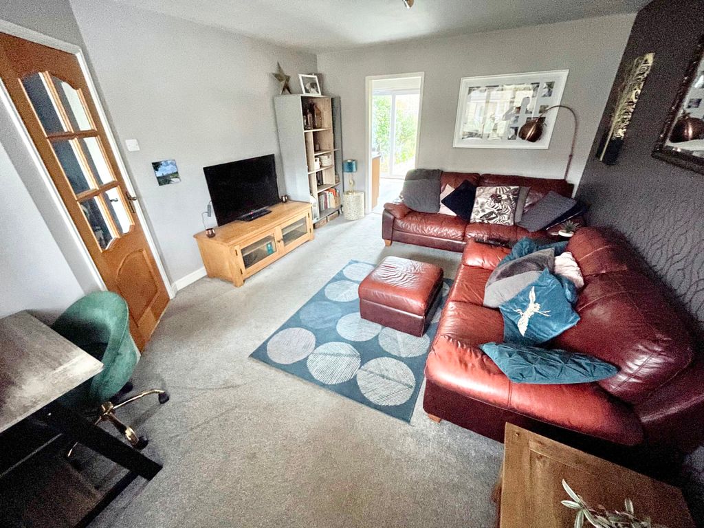 Property photo 3 of 18