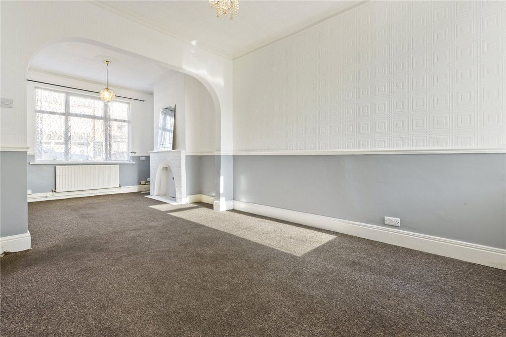 Property photo 3 of 19 Picture No. 18