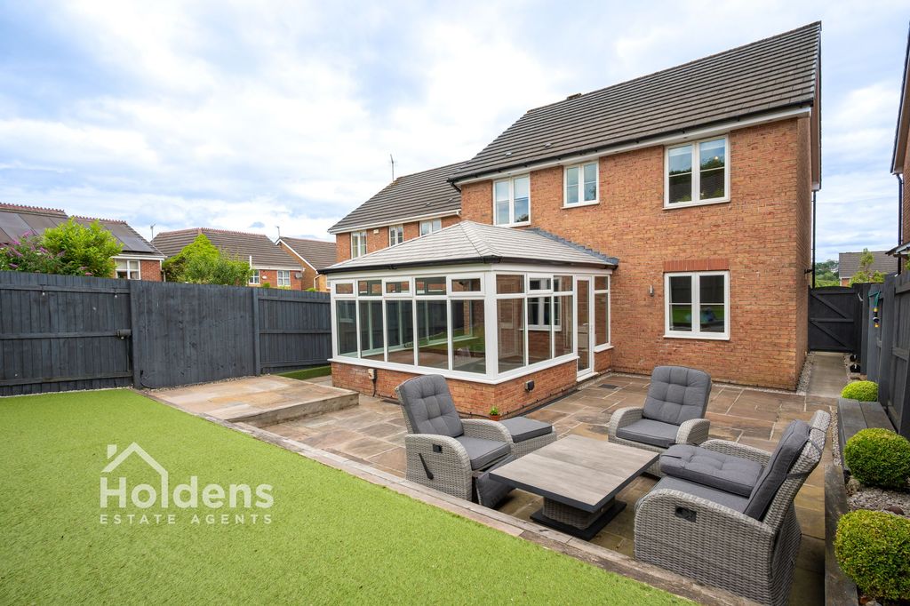 Property photo 2 of 33
