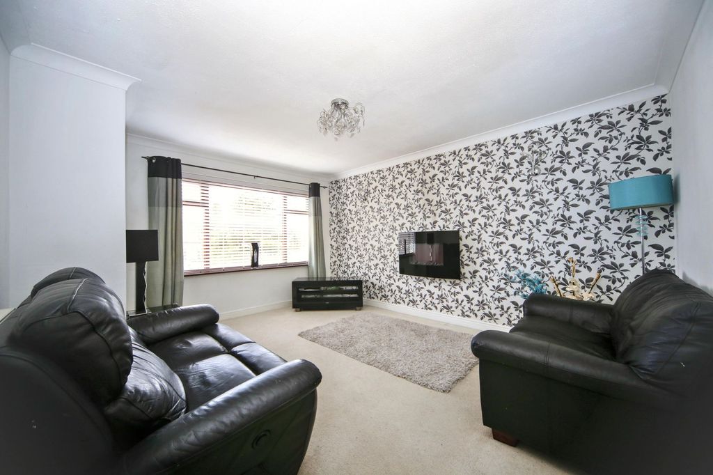 Property photo 2 of 24