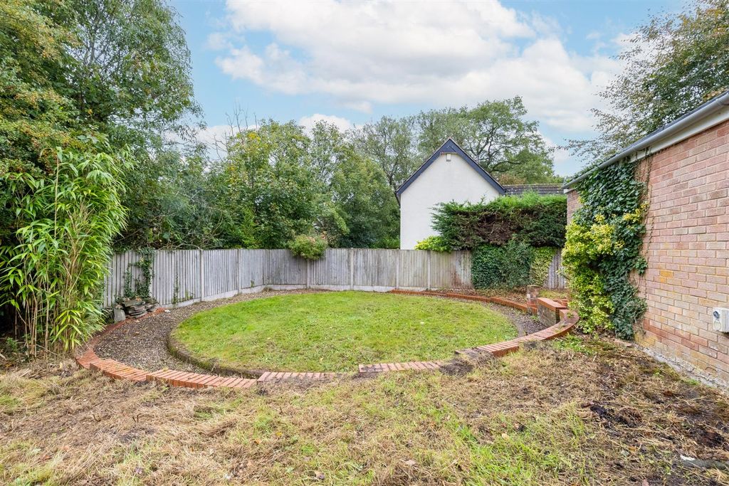 Property photo 2 of 23 6Armstrongclose-3.Jpg