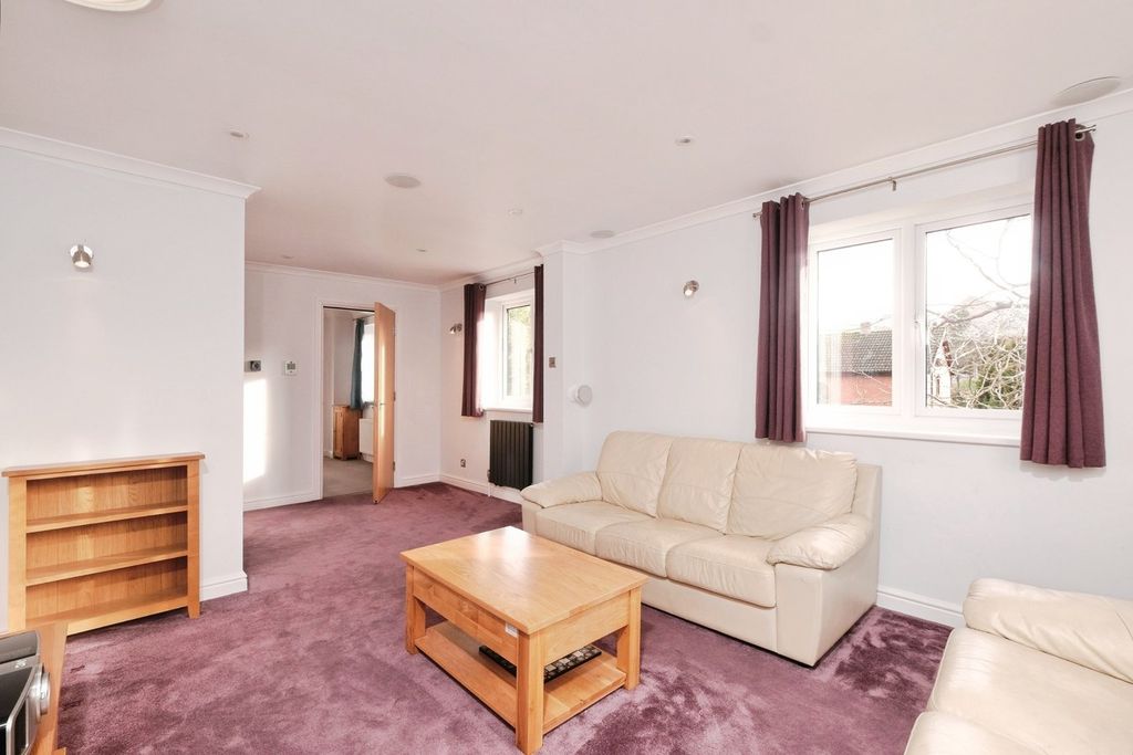 Property photo 3 of 31