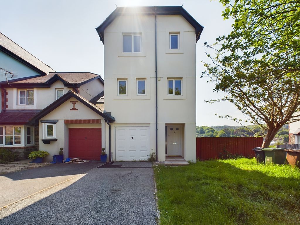 Property photo 1 of 19 Cam02089G0-Pr0235-Still019