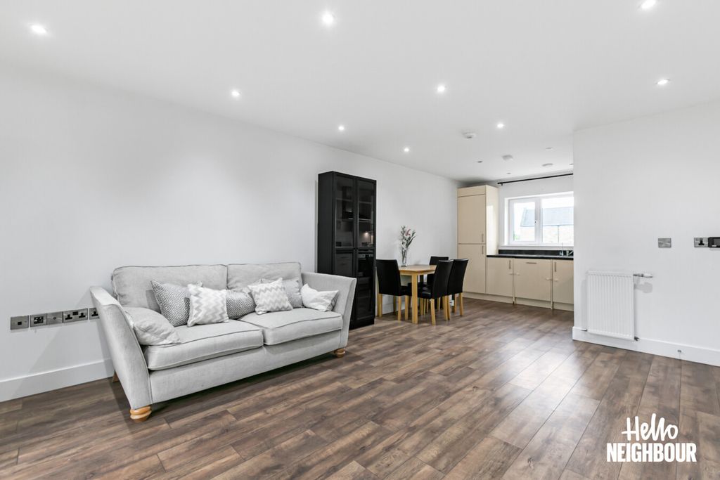 Property photo 2 of 21 Photo 1