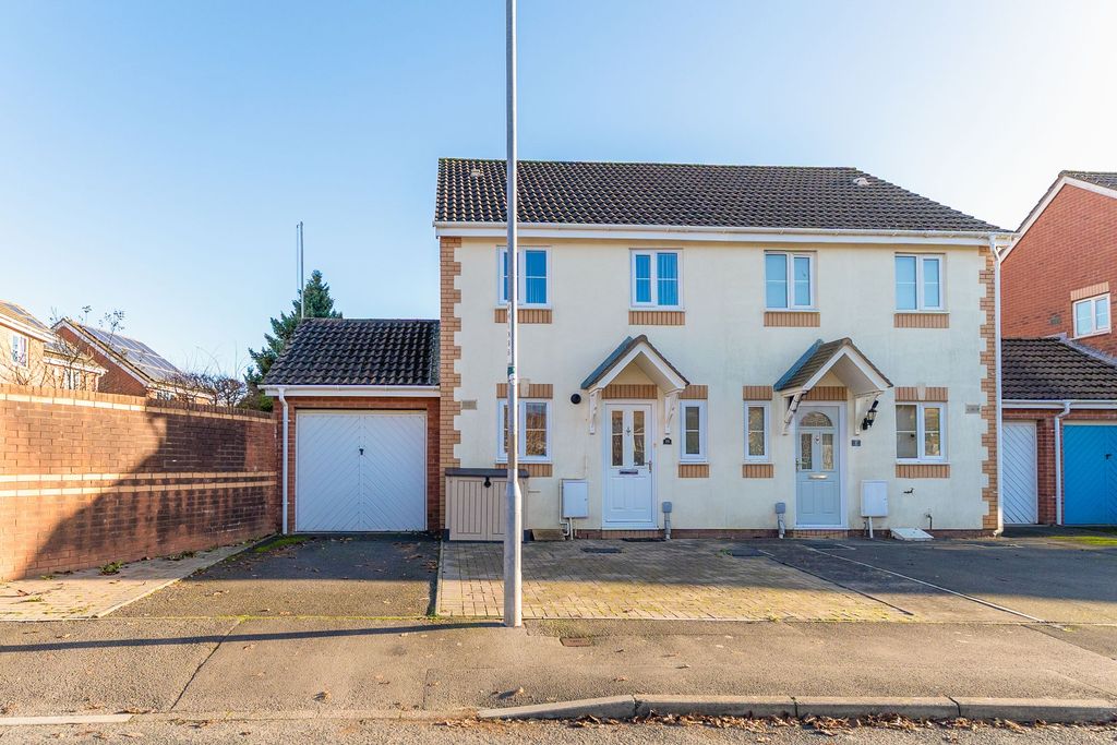 Property photo 1 of 18