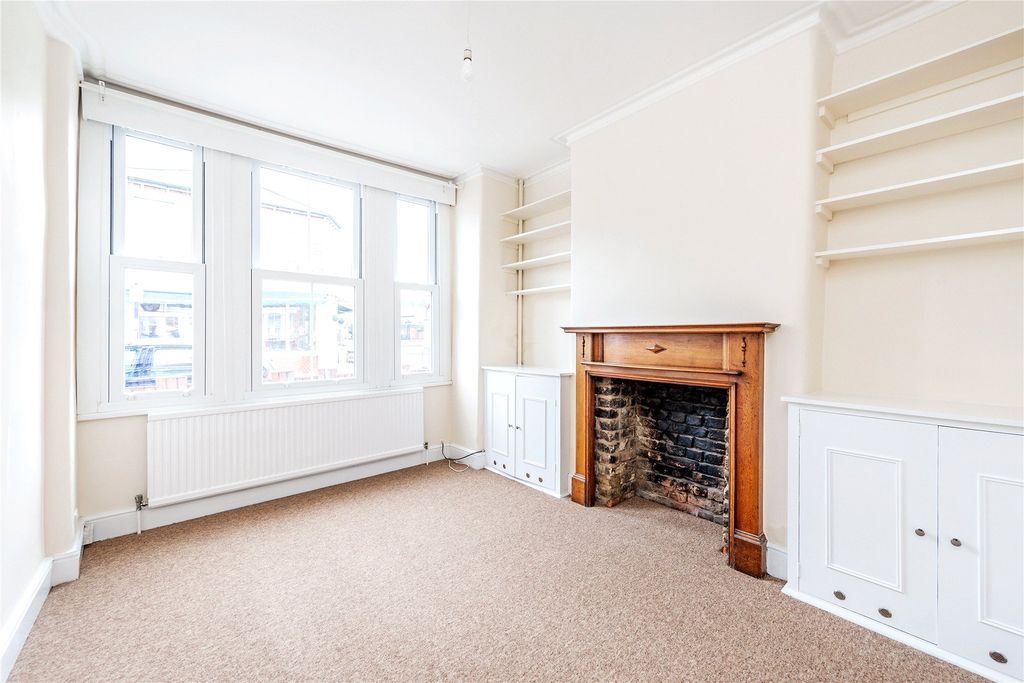 Property photo 3 of 11 Picture No. 12