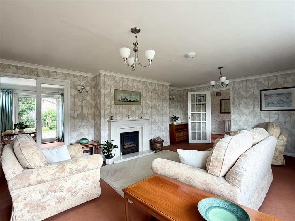 Property photo 3 of 19