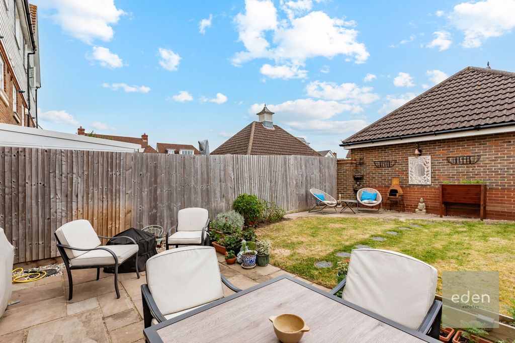 Property photo 2 of 24