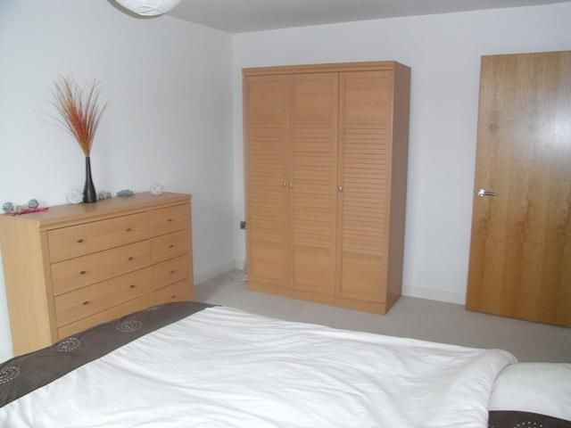 Property photo 3 of 4 9 Vincent House-Bedroom 1.Jpg